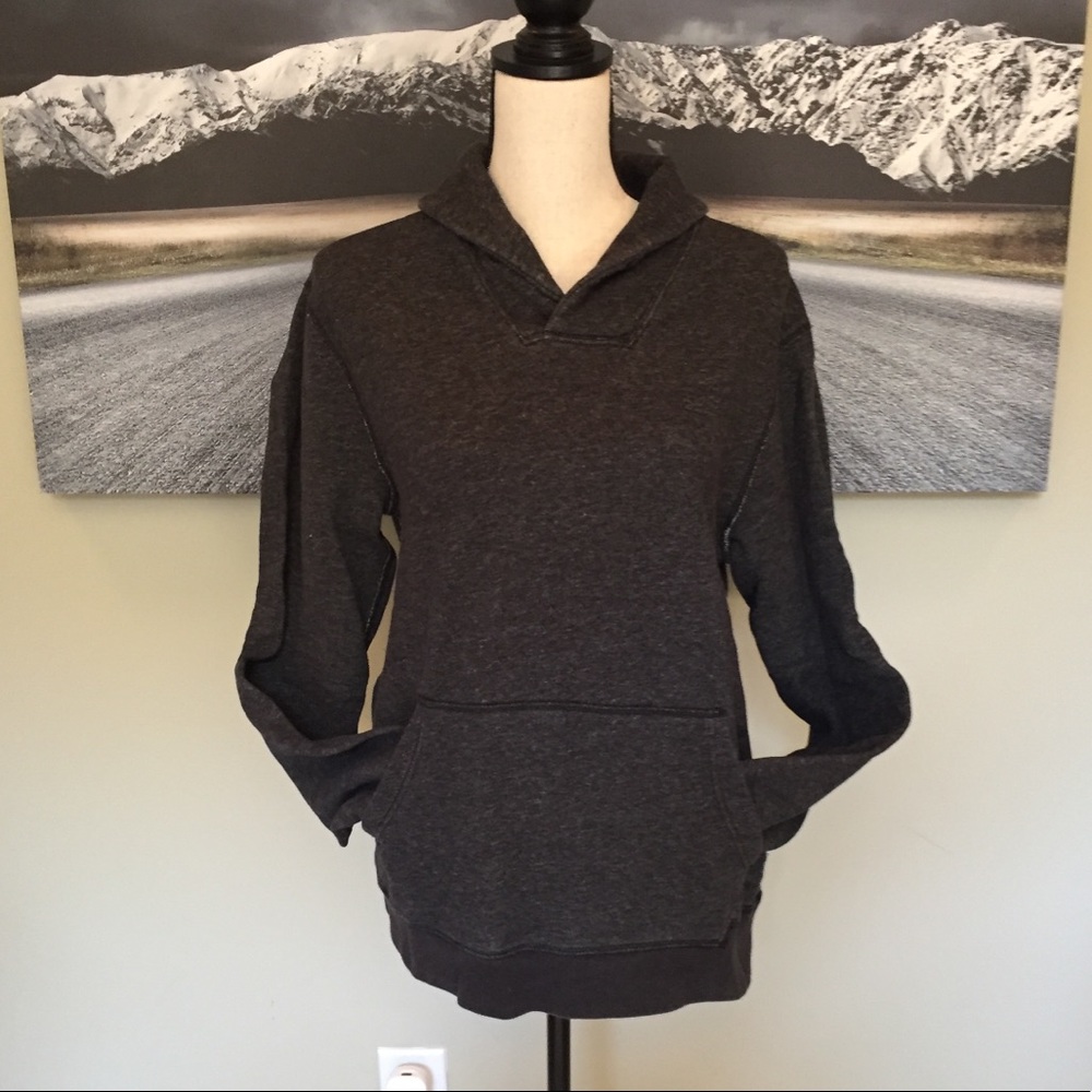 Men’s J Crew pullover with front pocket